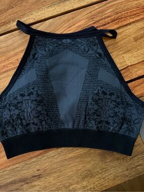 NUX High-Neck Lace-Detail Sports Bralette